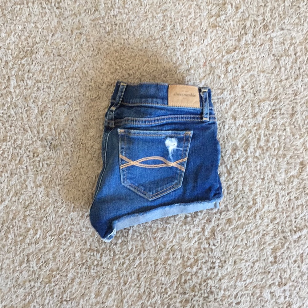 ABERCROMBIE AND FITCH SHORTS